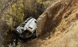 Okul servisi uçuruma yuvarlandı! 14 kişi yaralandı