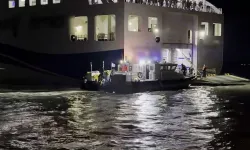 Yolcu feribotu karaya oturdu