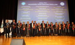 BUÜ’de 2024 Yılı Akademik Performans Ödülleri sahiplerini buldu