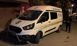 Yeni doğan bebeği poşet içinde apartman boşluğuna attılar