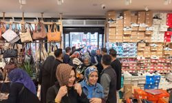 10 liraya ayakkabı, çanta, kıyafet satıldığını duyan koştu