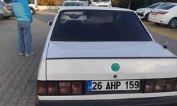 Abartılı egzoza sahip otomobil trafikten men edildi, sürücüye ceza yazıldı