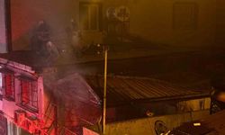 Adana’da müstakil ev alev alev yandı