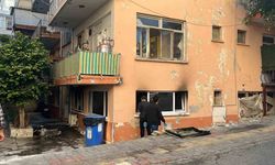 Alanya’da apartmanın giriş katında çıkan yangın korkuttu