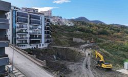 Amasra’da inşaat alanında yaşanan göçüğün ardından 24 dairede yaşayan 70 kişi tahliye edildi
