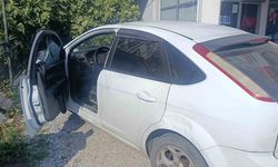 Antalya’da 16 yaşındaki çocuk otomobilin camını kırıp 50 bin TL çaldı