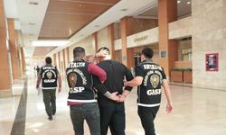 Antalya’da 18 yıl 7 ay 17 gün kesinleşmiş hapis cezası ile aranan şahıs yakalandı