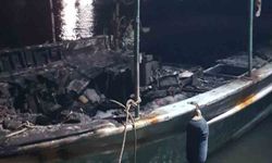 Antalya’da düşen yıldırım 3 tekneyi küle çevirdi