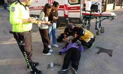 Antalya’da otomobille çarpışan motosikletin sürücüsü yola savrularak yaralandı