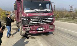 Arıza yapan otomobile kamyon çarptı: 1 ağır yaralı