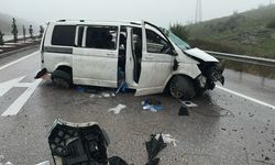 Balıkesir Çevreyolunda takla atan otomobilde 3kişi yaralandı