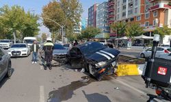Batman’da kontrolden çıkan otomobil orta refüje çıktı
