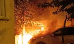 Batman’da park halindeki otomobil alev aldı