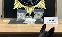 Bayburt’ta bavula yerleştirilmiş 1 kilo 20 gram skunk ele geçirildi