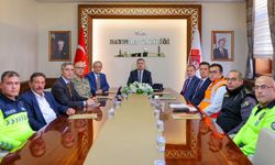 Bayburt’ta trafik düzeni ve levha sadeleştirme çalışmaları görüşüldü