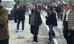 beIN  Sports’un Ayazağa’daki televizyon binasını silahlı bir kişi girdi. Müzakereci polislerin şahsı ikna çabalarının sürdüğü öğrenildi.