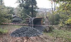 Beykoz’da mıcır yüklü kamyon devrildi: 1 yaralı