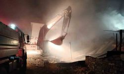 Burdur’da alev alev yanan ev kullanılamaz hale geldi