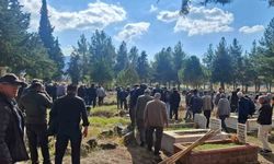 Burdur’da çıkan yangında  hayatını kaybeden yaşlı çift toprağa verildi