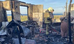 Bursa’da bir ev küle döndü, yanındaki bina hasar gördü