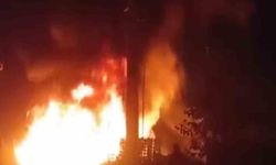 Bursa’da trafo yangını meyve kasalarına sıçradı