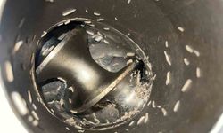 Hijyenik olmayan şarküterinin makinelerinde mide bulandıran görüntüler