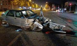 Çorum’da otomobil ile tır çarpıştı: 1 yaralı