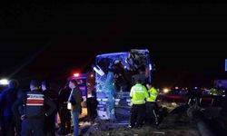 Denizli’de minibüs yolcu otobüsüyle çarpıştı: 1 ölü, 13 yaralı