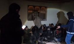 Doğubayazıt’ta göçmen kaçakçılığı operasyonu: 14 düzensiz göçmen yakalandı