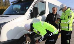 Erzincan’da okul servislerine kış lastiği denetimi yapıldı