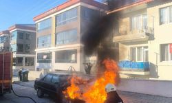 Erzincan’da park halindeki araç yandı