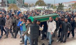 Erzincan’da silahla vurularak hayatını kaybeden baba ve oğul son yolculuklarına uğurlandı
