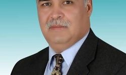 Eski başkan araç kullanırken kalp krizi geçirip hayatını kaybetti