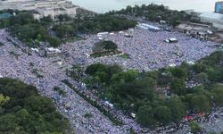 Filipinler’de 650 binden fazla kişi, yolsuzluk iddialarının ardından sokaklara döküldü