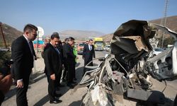 Freni arızalanan kamyon, ışıkta bekleyen 8 araca çarptı: 4 yaralı