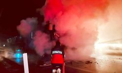 Hareket halindeki tır alev topuna döndü