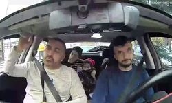 Hastaneye götürülen Böcek ailesinin taksideki görüntüleri araç içi kamerasına yansıdı