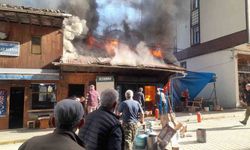 Kalaycı dükkanındaki yangını söndürmek için seferber oldular