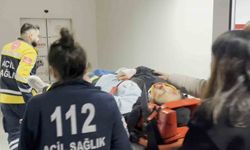 Kamyonet traktöre arkadan çarptı: 1 yaralı