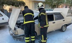 Karaman’da alev alan Fiat Tofaş’ı vatandaşlar söndürdü