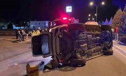 Karaman’da çarpışan iki araçtan biri devrildi: 2 yaralı