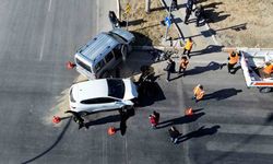 Karaman’da hafif ticari araçla otomobil çarpıştı: 3 yaralı