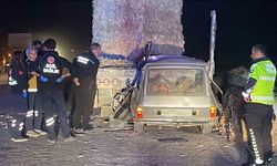 Karaman’da otomobil tıra ok gibi saplandı: Karı-koca hayatını kaybetti