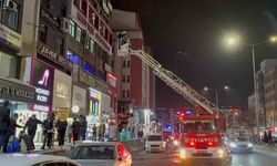 Kayseri’de iş merkezinde çıkan yangın söndürüldü