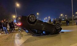 Kaza yapan araç takla attı: 2 yaralı