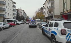 Kendini kilitlediği evini ateşe verdi