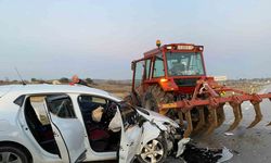 Kırklareli’de traktör ile otomobil çarpıştı: 2 yaralı