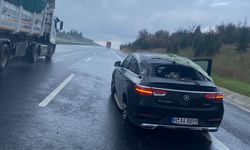 Kırklareli’nde şiddetli yağış, otomobil tıra çarptı