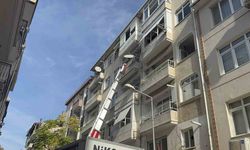 Kolonlarında çatlaklar tespit edilen 5 katlı bina mühürlendi