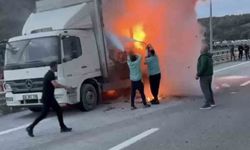 Kuzey Marmara Otoyolu’nda kamyon alev alev yandı